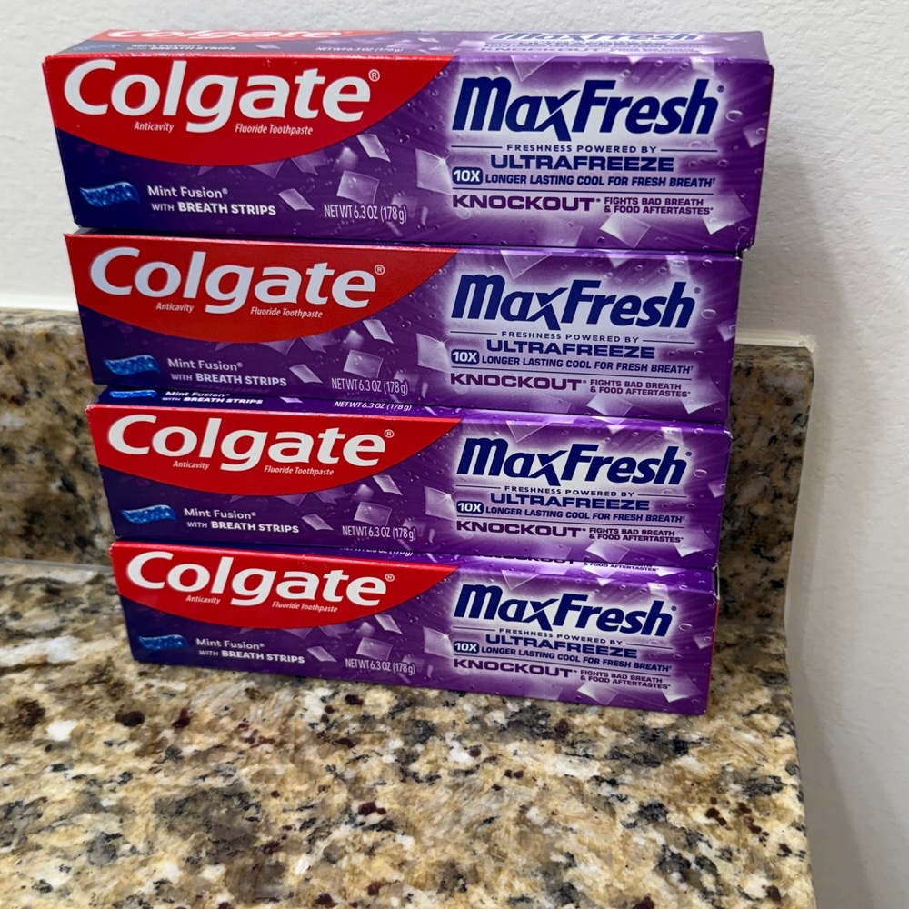 NWT Bundle of Colgate MaxFresh Knockout Toothpaste Mint Fusion 6.3 oz